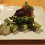 蘭奢待 - 焼きオレンジを敷いた砂肝とアスパラガス