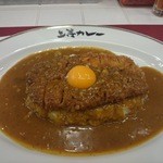 上等カレー - 「トンカツカレー（880円）」+生卵（2016年6月）