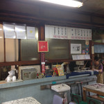 福田屋 - 向こうが厨房