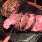 イベリコ豚おんどる焼 裏渋屋 - 【イベリコ豚コンフィ】イベリコ豚の塊肉を5時間低温調理で仕上げます