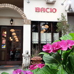 アンティカ オステリア バーチョ - 翠川さんにレクチャーしてもらって撮った外観♪紫陽花ステキ♡