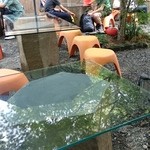 阿左美冷蔵 - 外のテーブルにもこだわり