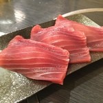 Tora sushi - まぐろ