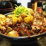 道頓堀肉劇場 - 大劇場丼1280円 タレはにんにく普通 ごろごろニンニク200円