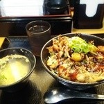 大劇場丼1280円 タレはにんにく普通 ごろごろニンニク200円