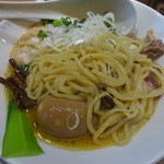 味玉鶏ホタテそばの麺