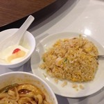 京華樓 本館 - 刀削麺セットの炒飯（他に小龍包、シュウマイも選べます）と　1,058円（税込）
