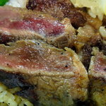 洋食エリーゼ - レアな焼き加減がうれしい