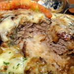 洋食エリーゼ - レアなハンバーグを更に焼くことでユニークな食感に