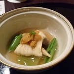 日本料理 対い鶴 - ウニと湯葉の炊き合わせ