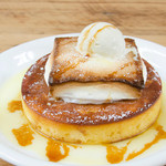 カフェ アクイーユ - 焼きマシュマロパンケーキ