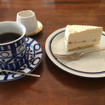 Bisu Ketsuto - クリームチーズケーキとコーヒーのセットで620円