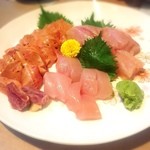 じどりや 穏座 - 刺身　　（肝は別に注文）
