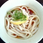 Hime hama - ぶっかけ 280円 中太のきれいなしっかり腰の麺に昆布と椎茸の香るさっぱりダシでうまい。