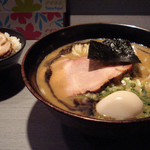 らぁめん 喜乃壺 - 黒真空（直火）790円 ＋味玉100円＋白飯100円