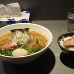 らぁめん 喜乃壺 - 煮干蕎麦（醤油） 750円（細麺、直火）＋味玉100円＋白飯100円