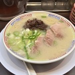 元祖 名島亭 - ラー博は俺の社員食堂。  築炉釜出しとんこつラーメソ！  今日もベタカタで。あっさりだけど、旨味しっかり。イイね！ 