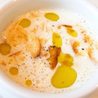 アンプティトゥール - ランチコース 2850円 の根セロリのスープ