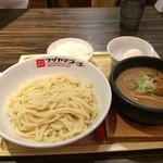 Tsukemen Ramen Fujiyama Gogo - 濃厚つけ麺    918円    ご飯と卵付き