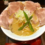 麺69 チキンヒーロー - 鶏極濃ラーメン チャーシュープラス ￥950