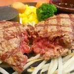 カウベル - ホリデー 弾力バーグランチ（土日限定）180ｇ1030円（パンorライス、ミネストローネスープ付）