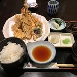 魚敬 - 地魚の天ぷらとご飯のセット
