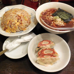 Obihirotei - ...「チャーハン+半ラーメン餃子セット（910円）」、三品とも量が少ない。。