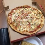 Sbarro Italian Eatery - 一切れの切れ目が大きい