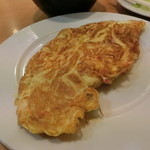 ひげの平山 - 桜えび卵焼き　380円＋税 桜えびの旨味がギュッと詰まって美味い。半熟です。　
      