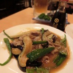 ひげの平山 - 茄子ピーマンみそ 500円＋税　 豚肉も美味し 