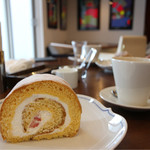 カフェ リヴィエール - 苺ロール
