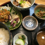 日本料理 とみやま - 「カツオタタキ（土佐造り）と豚角煮のセット 1,000円。」