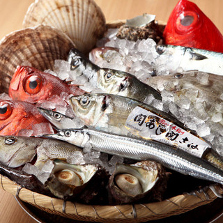豊洲市場より毎日仕入れる新鮮な魚介！！