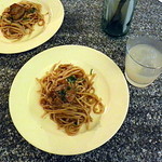 フォアグラカレーパスタとグレープフルーツジュース