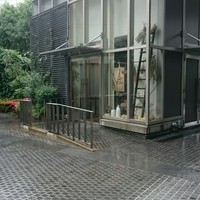ad hoc  - ビルの中やけど独立型(*´ω`)