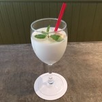 モエナ カフェ - テネシーハニーミルク