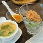 ペンションプチポワ - 朝食・梅あんのかかった茶碗蒸しと和風のサラダ オリジナルドレッシング