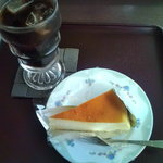 レストラン森のまど - チーズケーキとアイスコーヒー