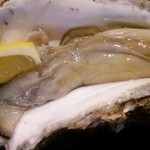 廻鮮寿司 塩釜港 - 岩ガキアップ