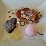 Ｌａ Ｖｉｔａ - ティラミス、濃厚ガドーショコラ、塩レモンのジュレ、ストロベリーアイスのドルチェ４種盛り～♪(^o^)丿