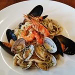 Ｌａ Ｖｉｔａ - 特選あさりと海の幸のペペロンチーノ シチリア風～♪(^o^)丿