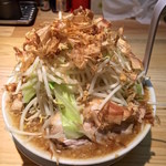 Menya Honjitsu Mo Seiten Desu - 節麺820円＋こま切りチャーシュー150円（野菜大盛ニンニク）