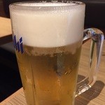 やきとりセンター - 先ずはビールで乾杯です。
            280円です。泡もちゃんとクリーミーでした。