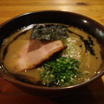 らぁめん 喜乃壺 - 喜乃壺 黒真空 790円（炭焼き）