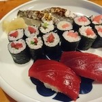 仁平寿司 - 追加はガサエビとヅケ鮪、カリカリ梅と大葉の巻物にトロの巻物！
