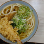 うどんのいなや - うどん+えび天、ねぎ
