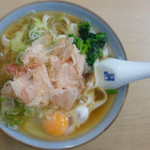 うどんのいなや - きしめん+ねぎ、たまご、たぬき