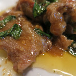 クルア・ナムプリック - 豚肉のガパオ炒め（単品）ズームアップ