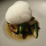 マルゴット エ バッチャーレ - 蝦夷鮑。肝のソースとあさりのクレマが引き立てます。