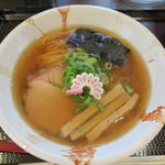 醤油ラーメン700円